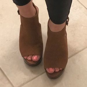 Peep toe shoe, brown leather suede shoes.